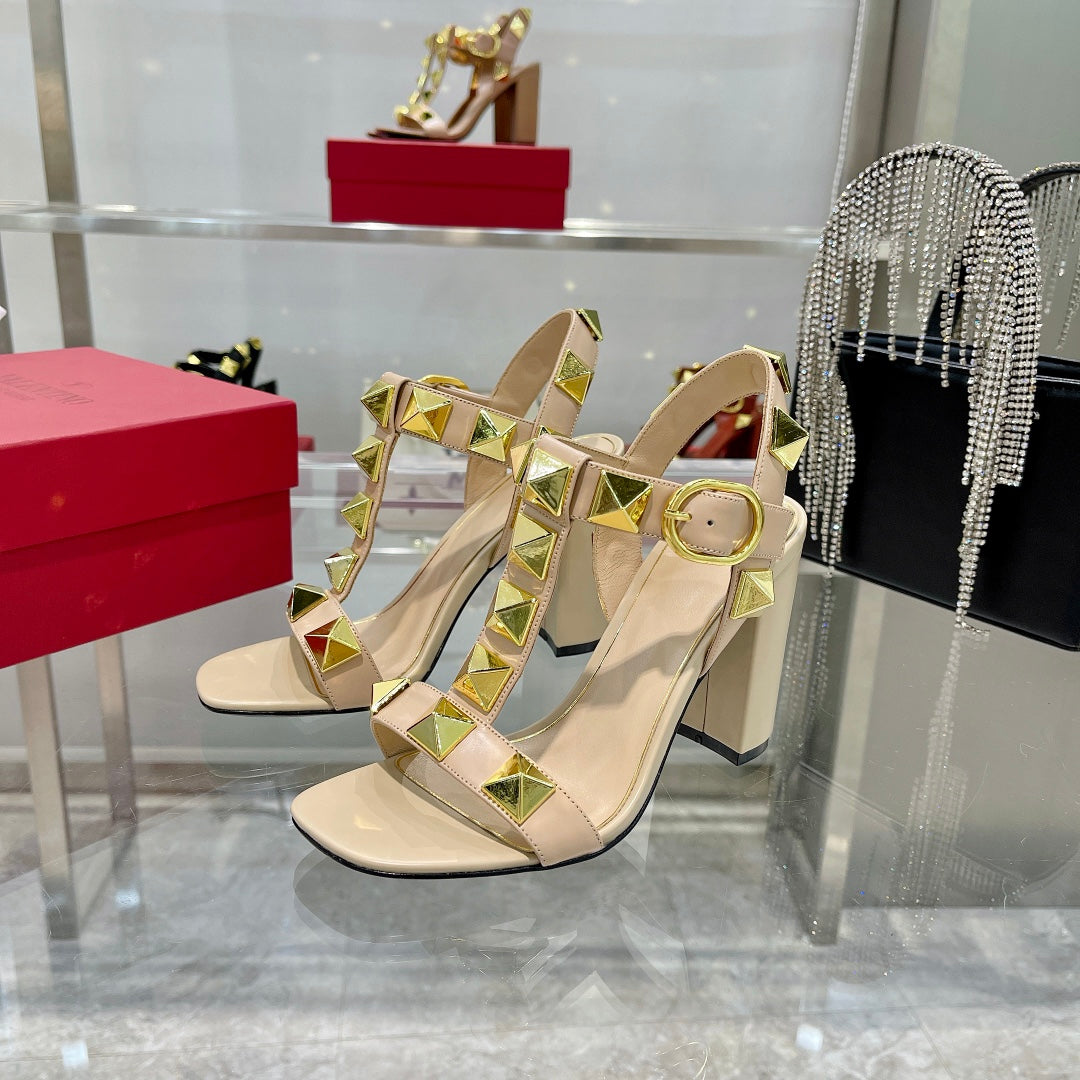 VT Rockstud Sandals Beige Gold Cowhide