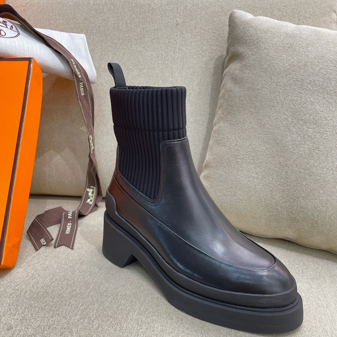 HM Chelsea Boot Black Cowhide 347998