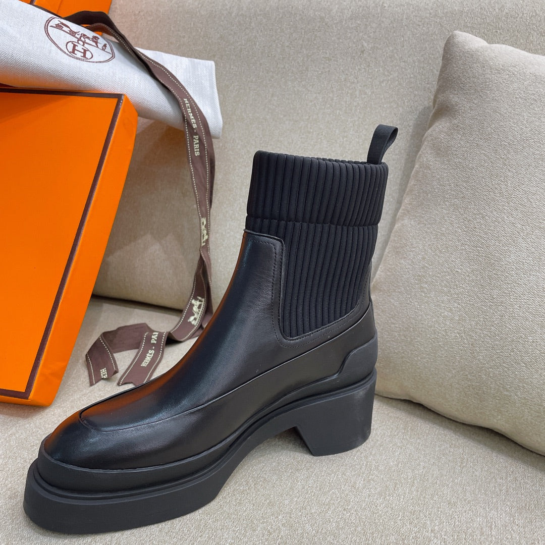 HM Chelsea Boot Black Cowhide 347998