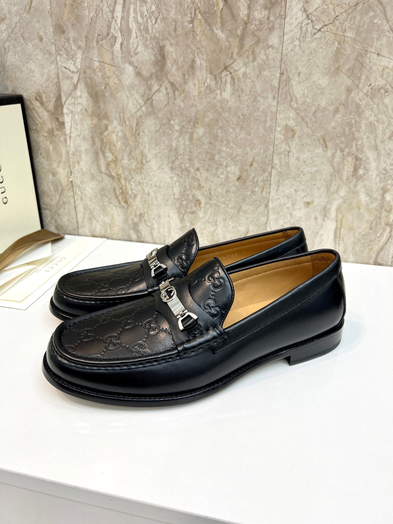 GG Men's Loafer Black Water-Dyed Cowhide 522520