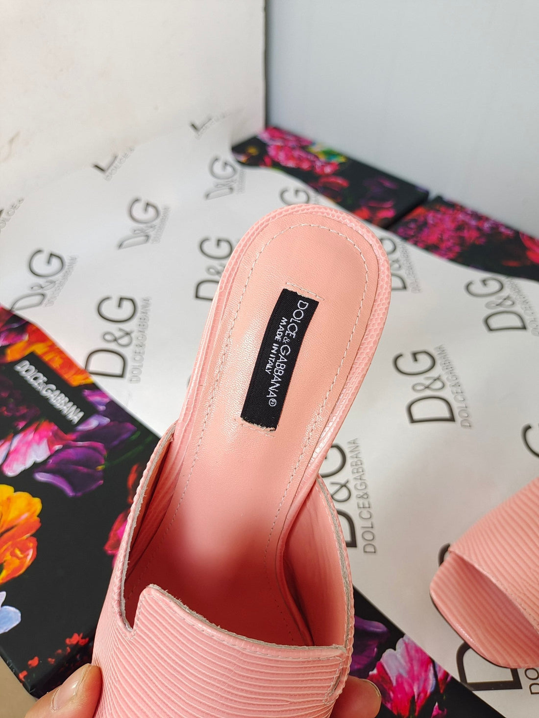 d&g iguana print pastel pink calfskin 90 heel