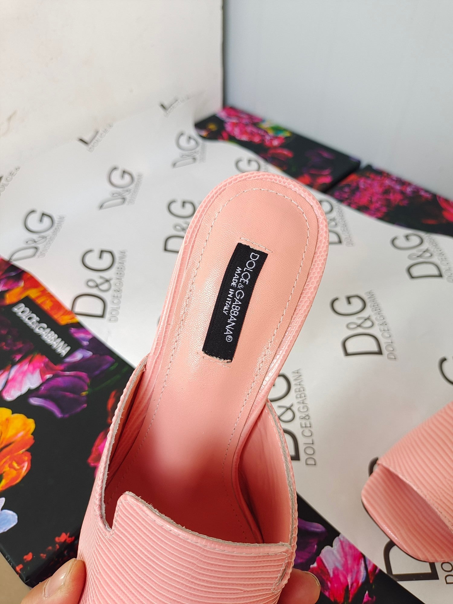 d&g iguana print pastel pink calfskin 90 heel