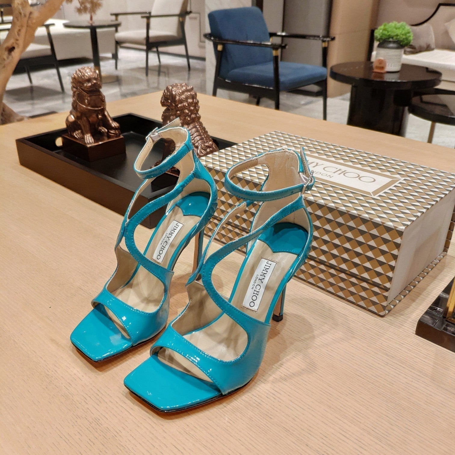 Jimmy 25 Azia 95 Pacific Blue Patent Leather 240080