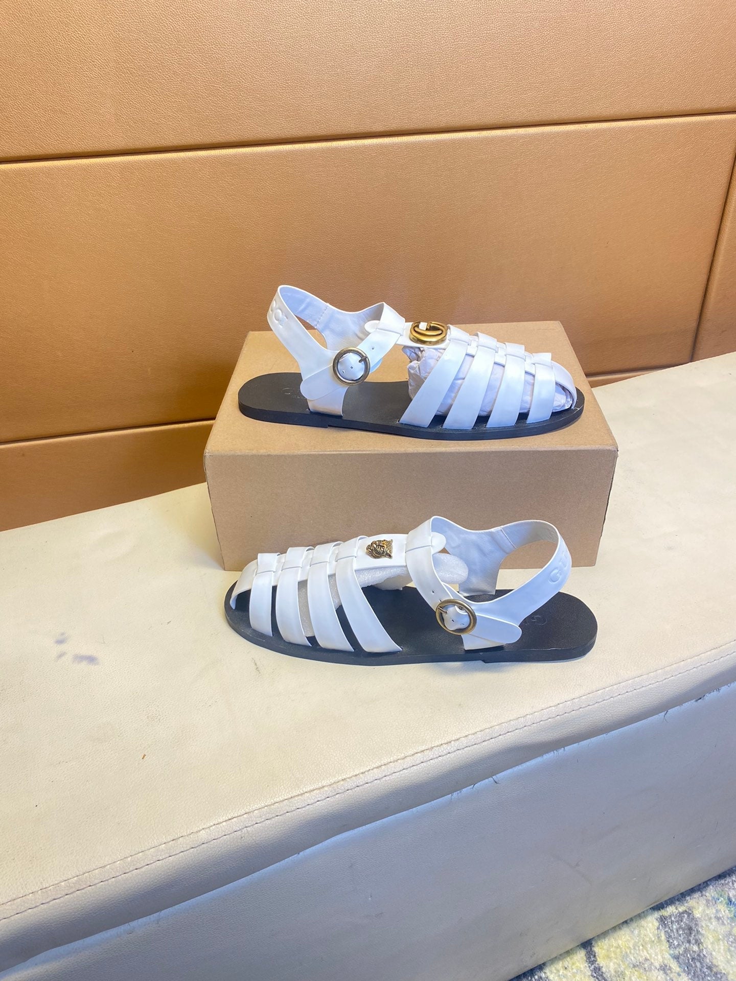 GG Men's Sandals White Cowhide 743277