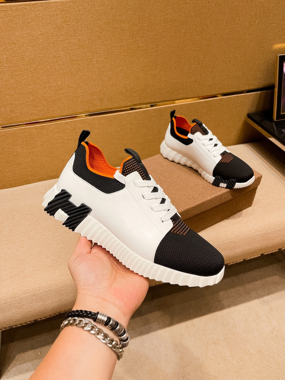 HM Men's Depart Slip-on Sneaker White Black Knit Cowhide 541299