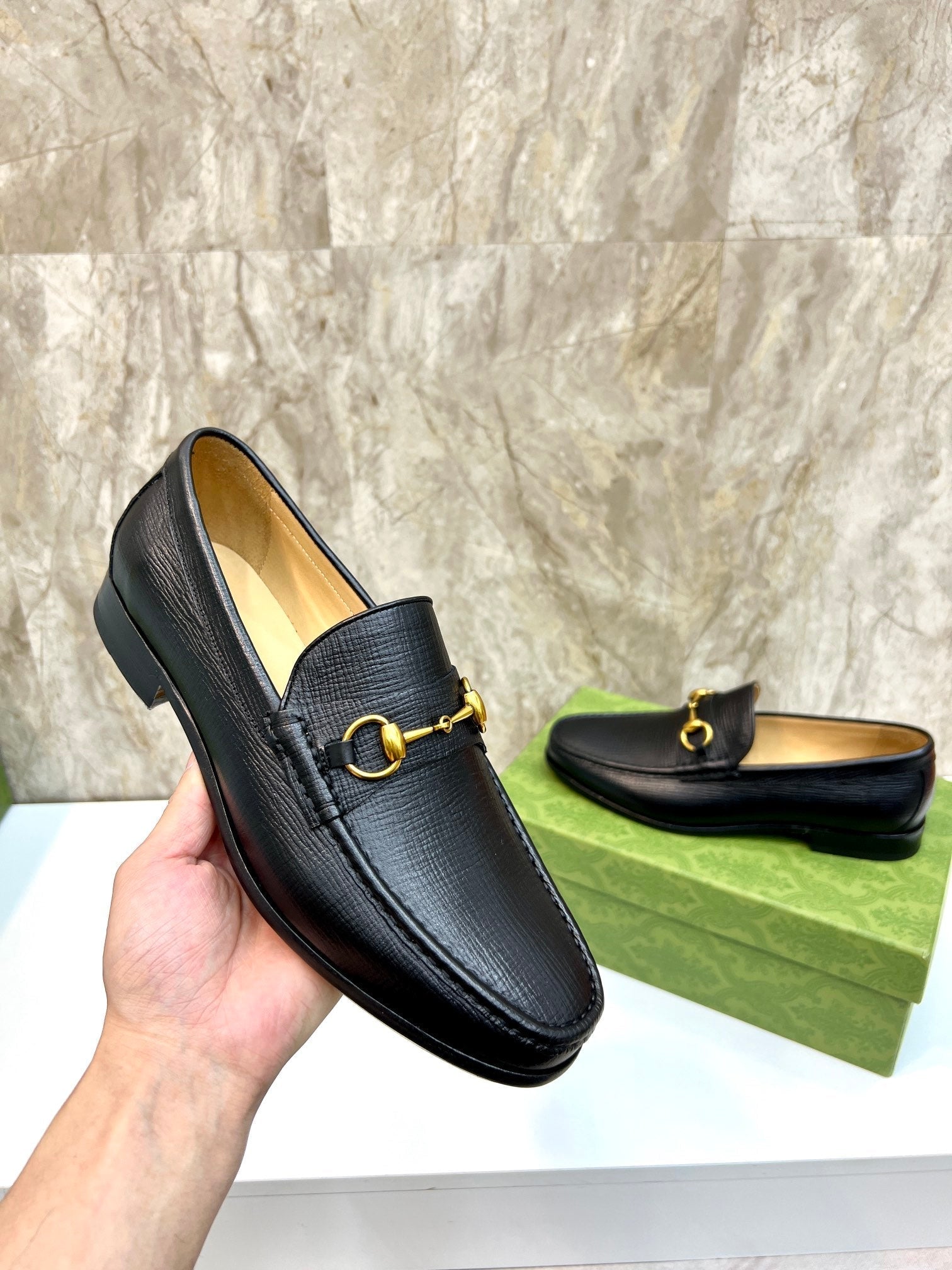 GG Men's Horsebit Loafer Black Cowhide 522561