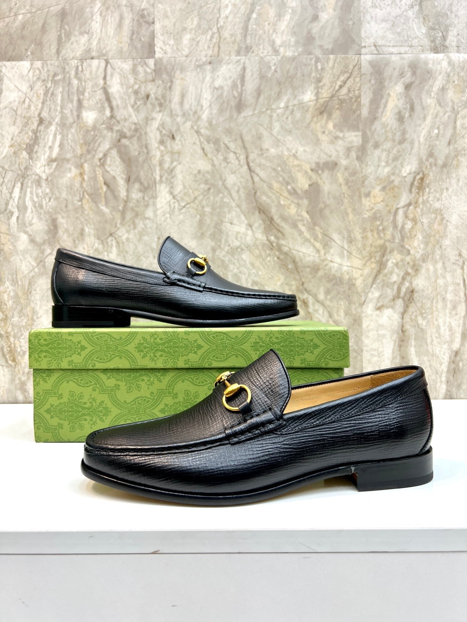 GG Men's Horsebit Loafer Black Cowhide 522561