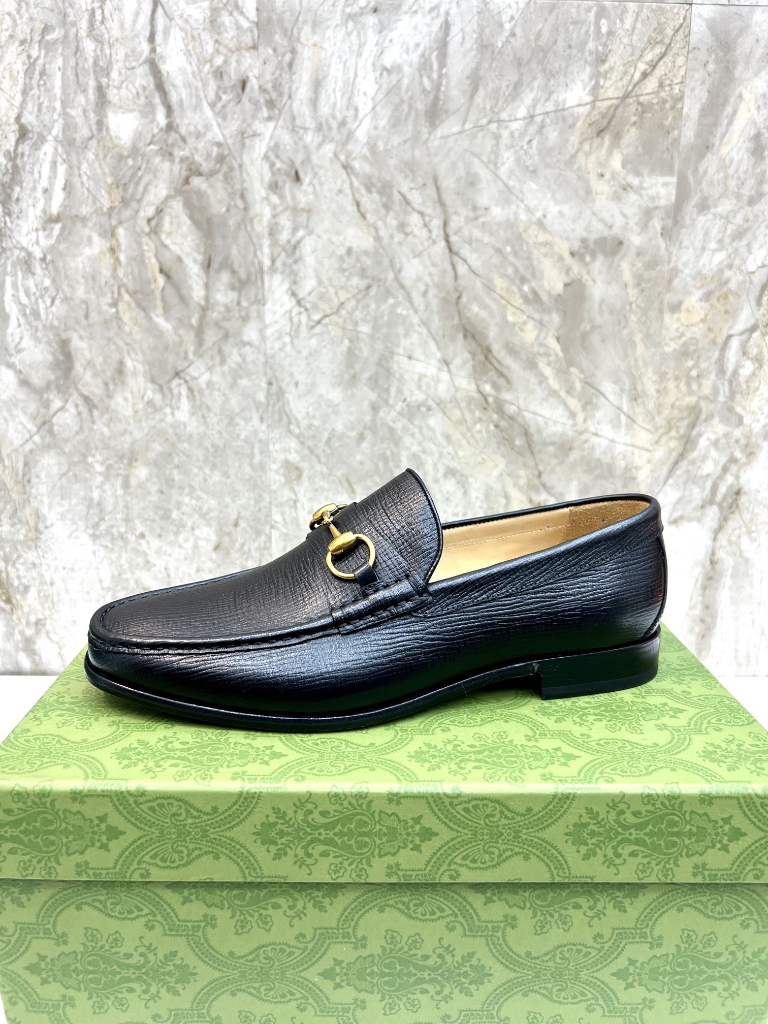 GG Men's Horsebit Loafer Black Cowhide 522561