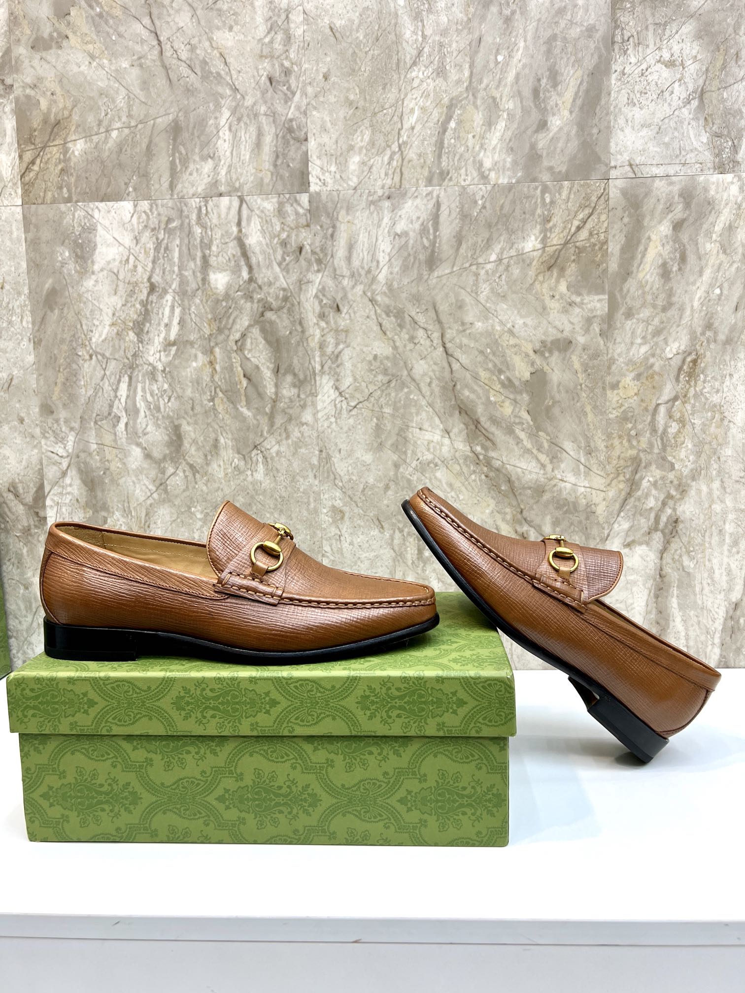 GG Men's Horsebit Loafer Brown Embossed Cowhide 522564