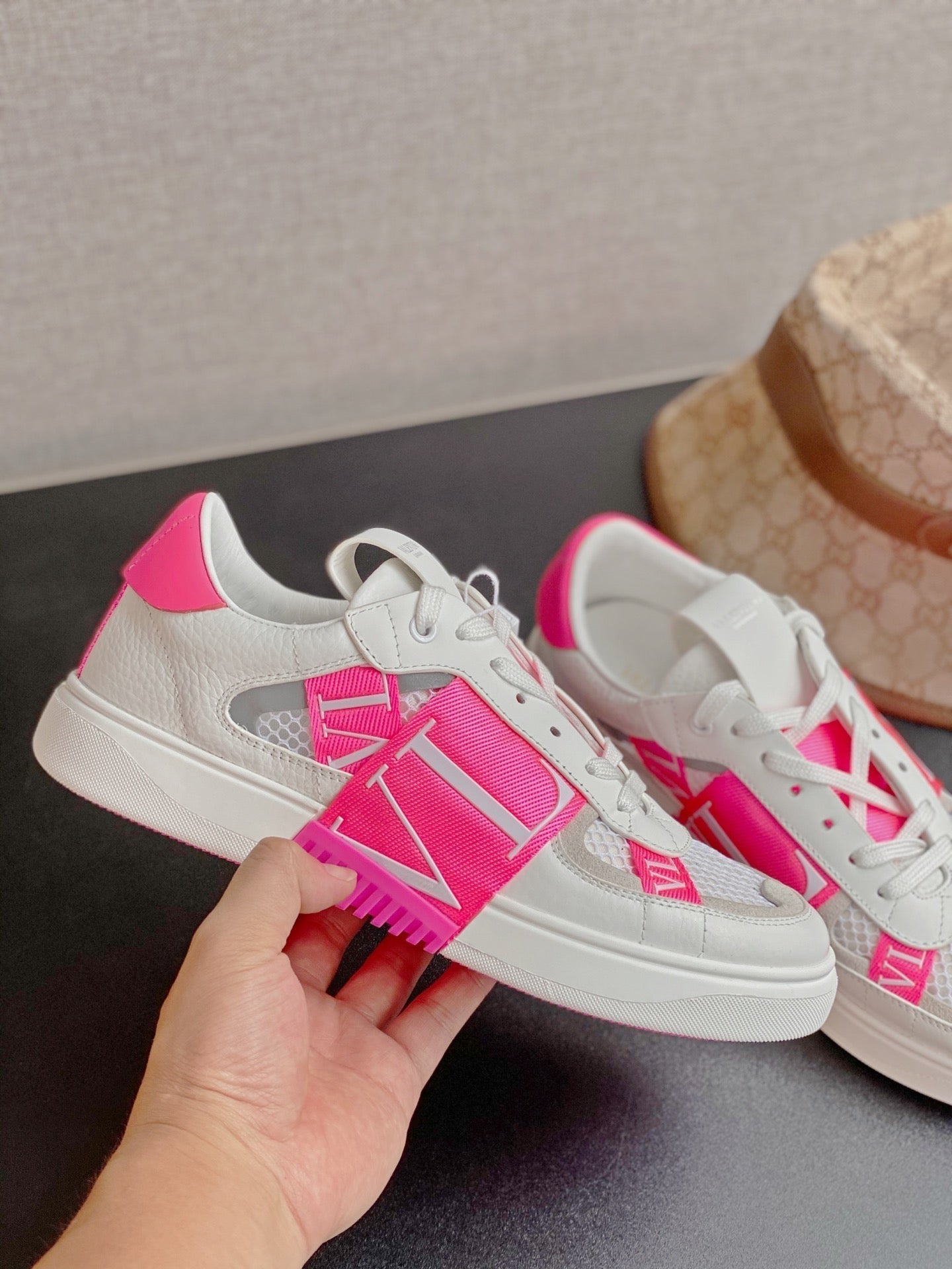 VT VL7N Sneaker White Pink Calfskin 349042