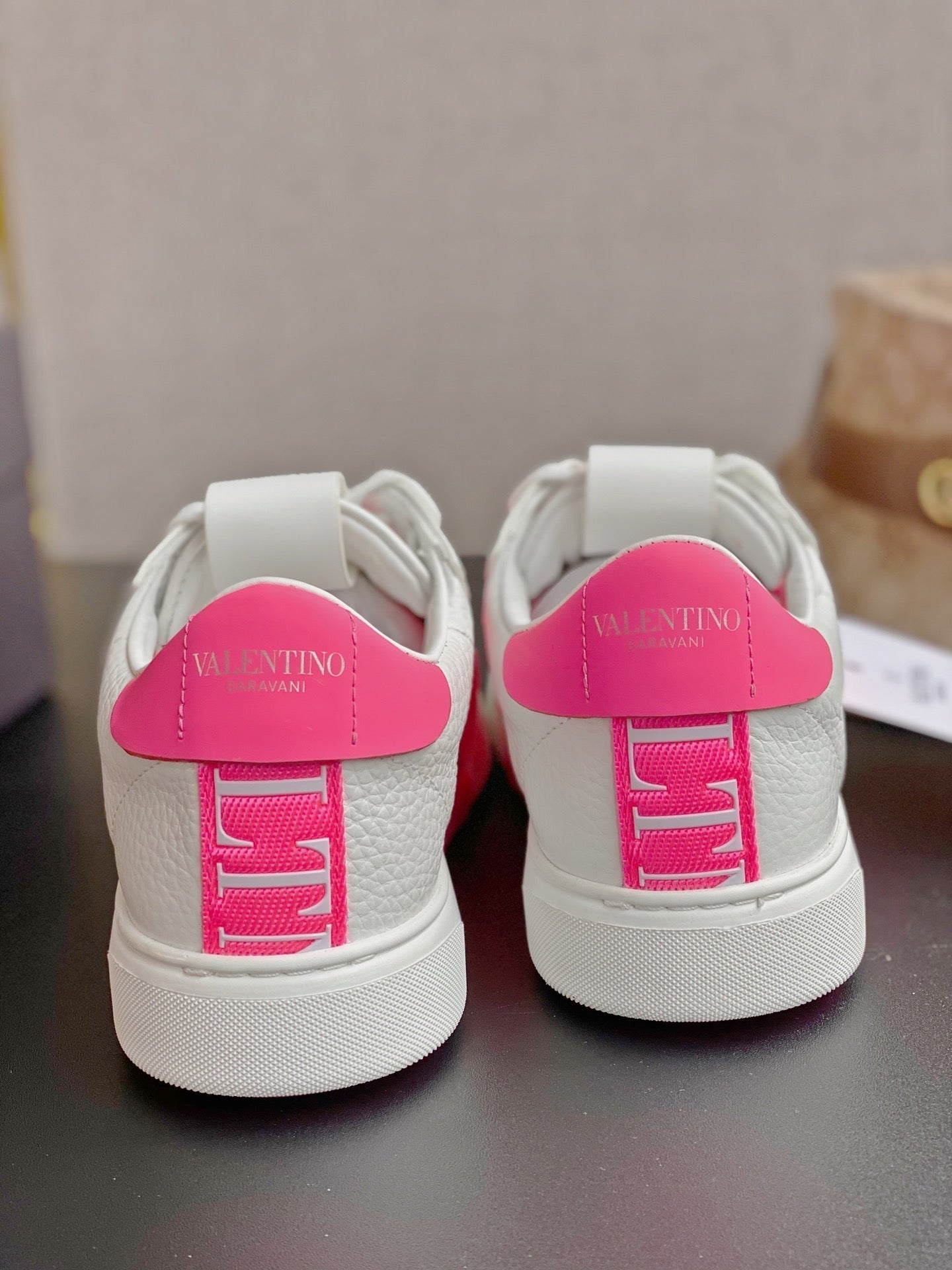VT VL7N Sneaker White Pink Calfskin 349042