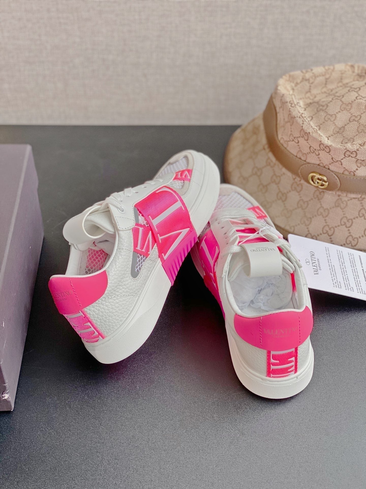 VT VL7N Sneaker White Pink Calfskin 349042
