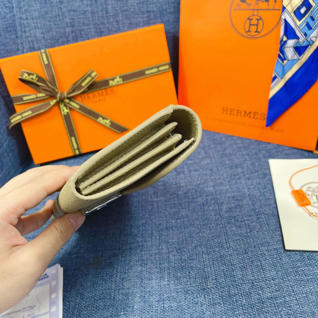 HM CLUTCH CONSTANCE 22 KHAKI CALFSKIN SILVER HARDWARE