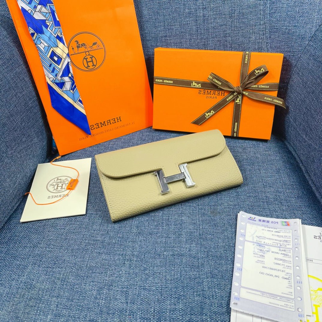 HM CLUTCH CONSTANCE 22 KHAKI CALFSKIN SILVER HARDWARE