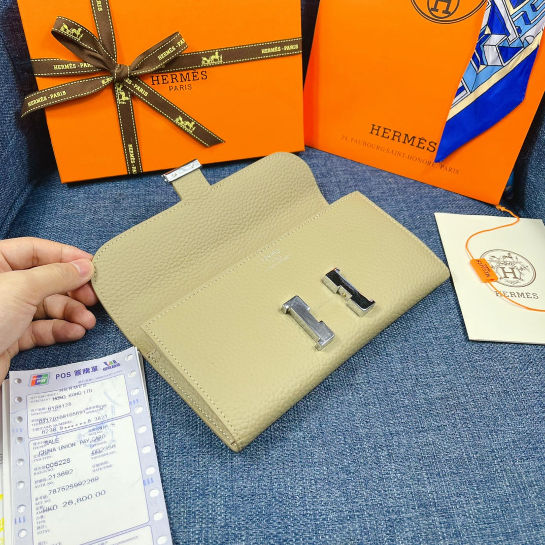 HM CLUTCH CONSTANCE 22 KHAKI CALFSKIN SILVER HARDWARE