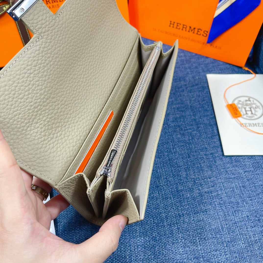 HM CLUTCH CONSTANCE 22 KHAKI CALFSKIN SILVER HARDWARE