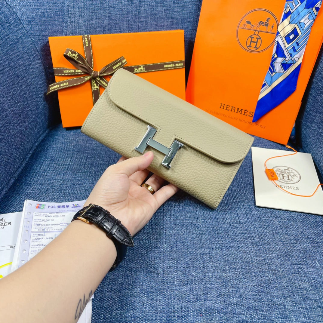 HM CLUTCH CONSTANCE 22 KHAKI CALFSKIN SILVER HARDWARE