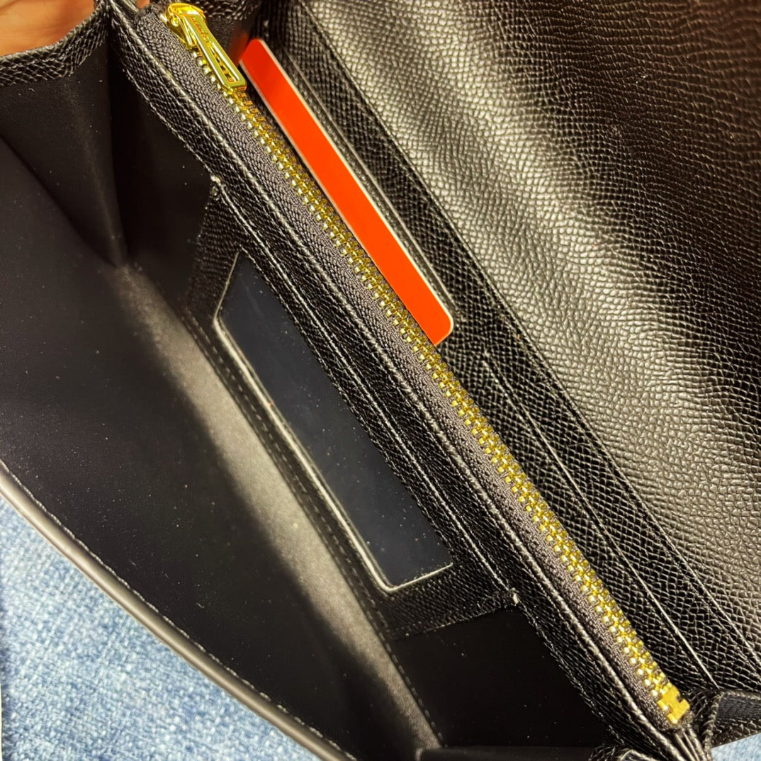 HM CLUTCH CONSTANCE 22 BLACK CALFSKIN GOLD HARDWARE