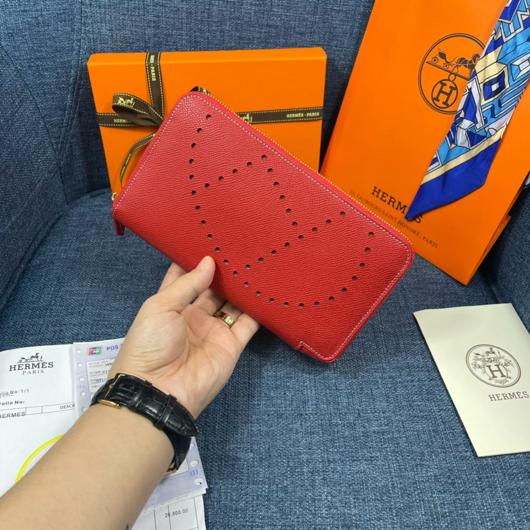 HM SILK'IN HOLED WALLET 19 RED CALFSKIN