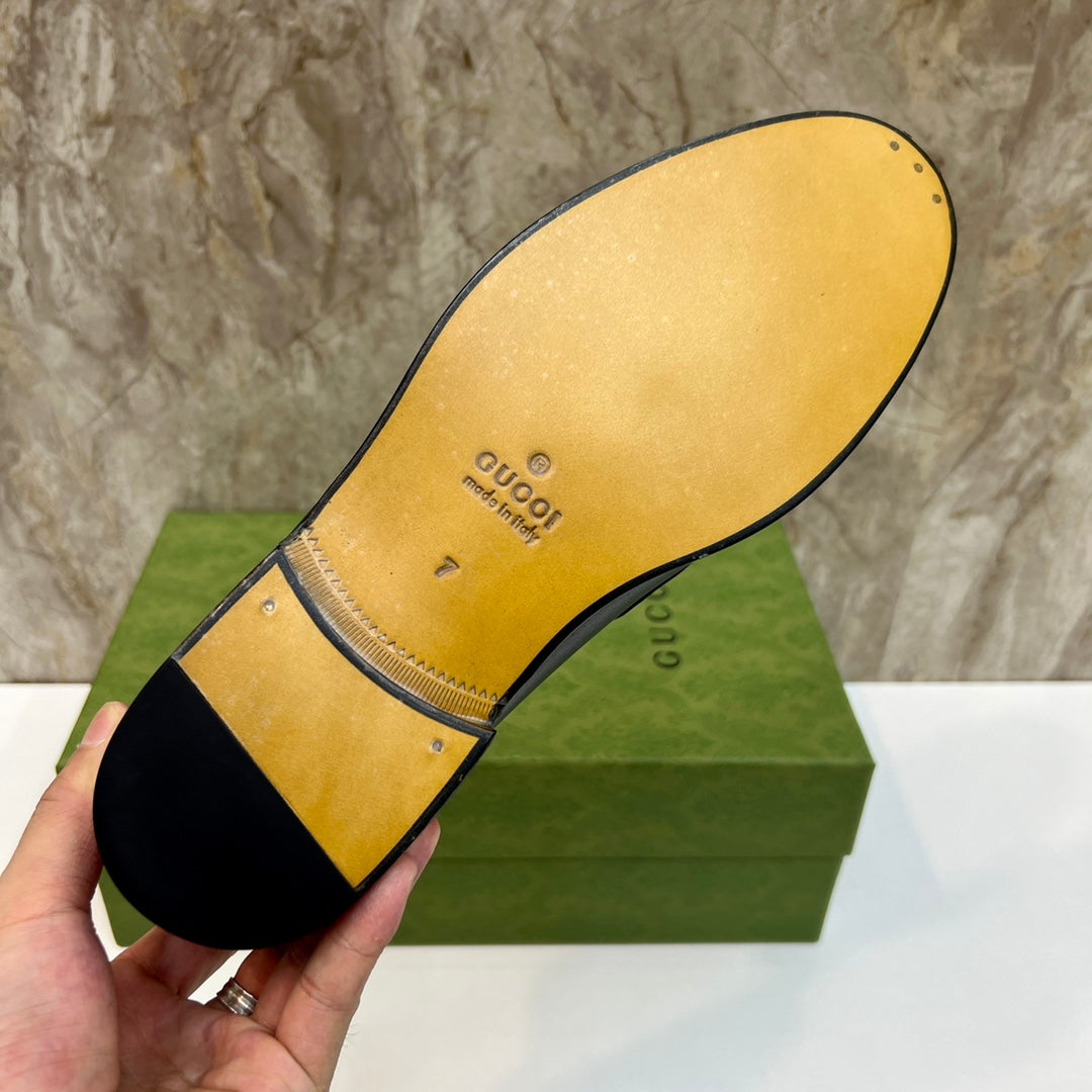 GG Men's Interlocking G Logo Loafer Black Cowhide 522566