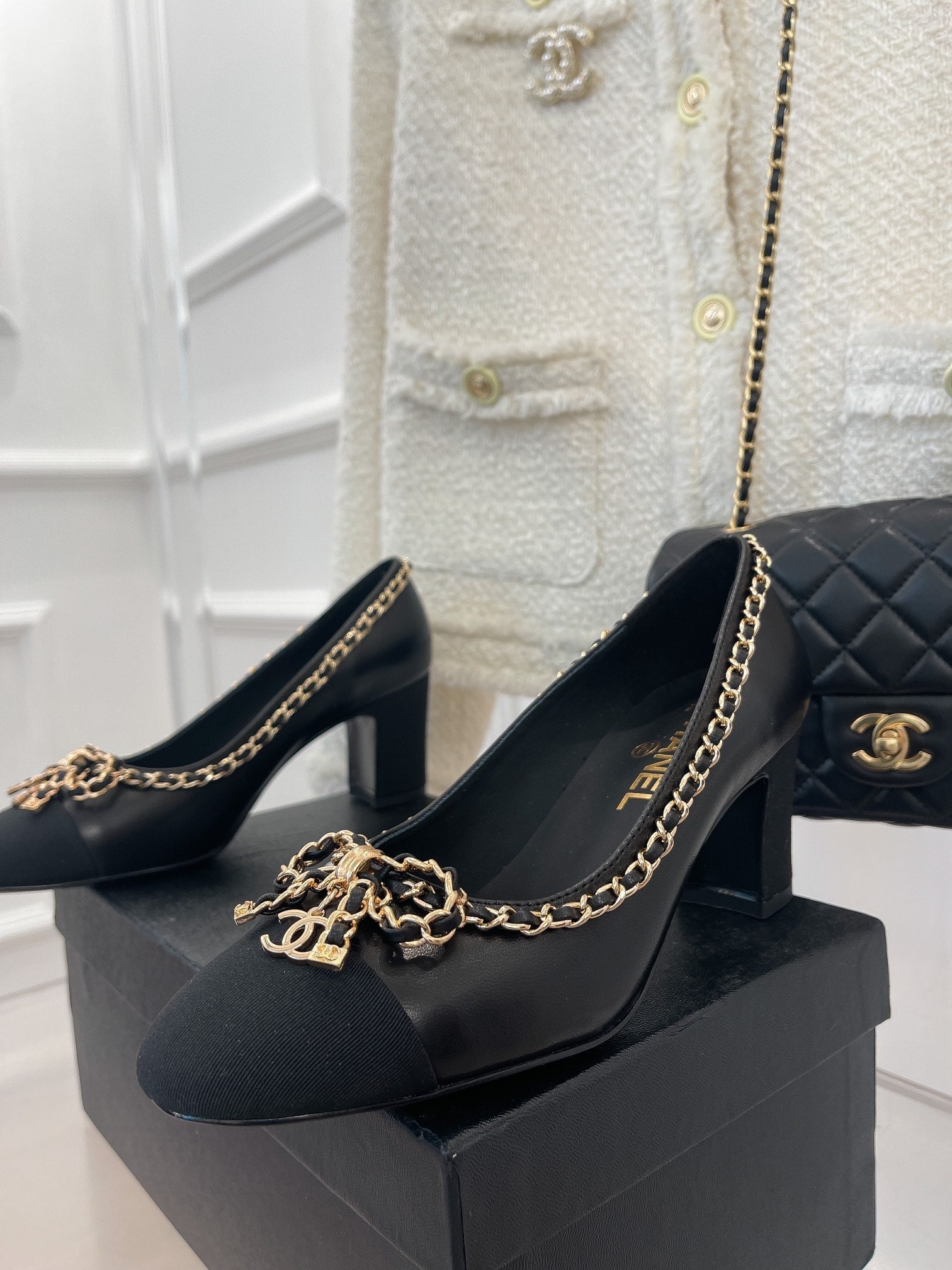 CC Pump 65 Black Calfskin Grosgrain Leather Strap