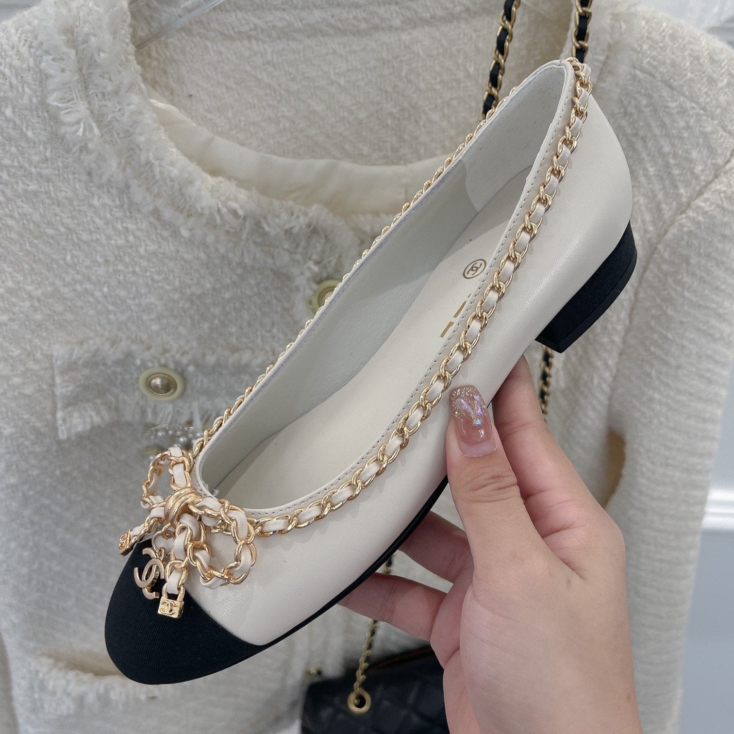 CC Ballet Flats 25mm White Bow Tie Chain Lambskin