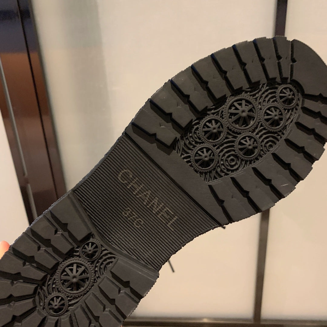 CC Short Boots 40mm In Black Calfskin 940067