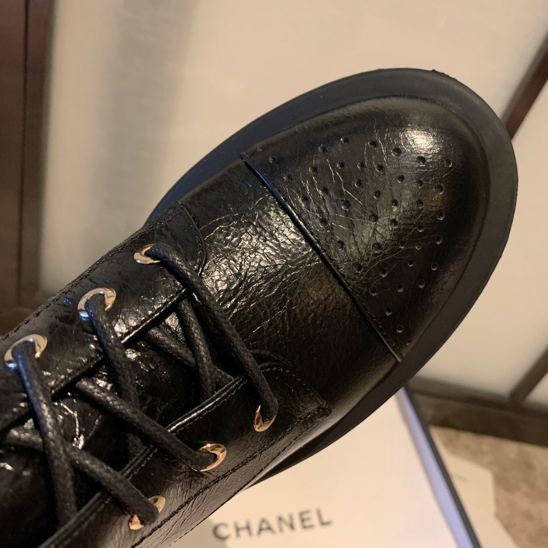 CC Short Boots 40mm In Black Wrinkled Calfskin 940068
