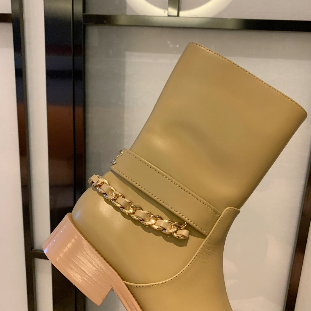 CC Short Boots 35mm In Beige With Chain Cowhide 940088
