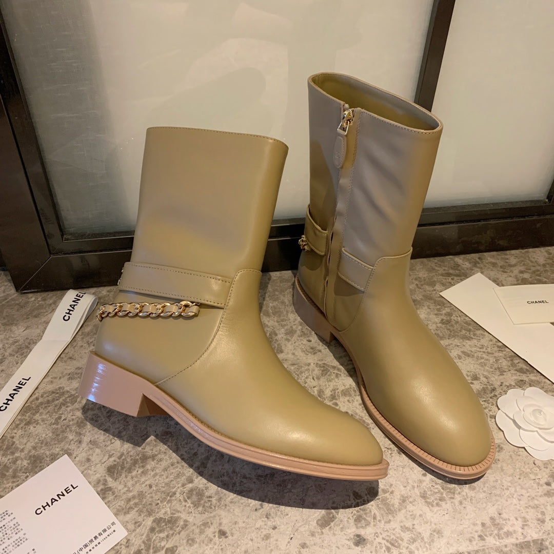 CC Short Boots 35mm In Beige With Chain Cowhide 940088