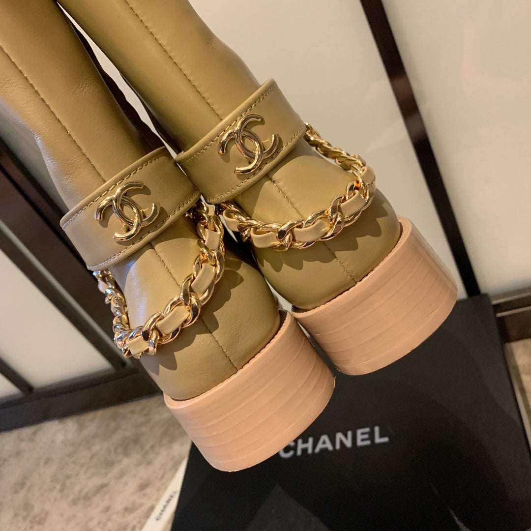 CC Short Boots 35mm In Beige With Chain Cowhide 940088