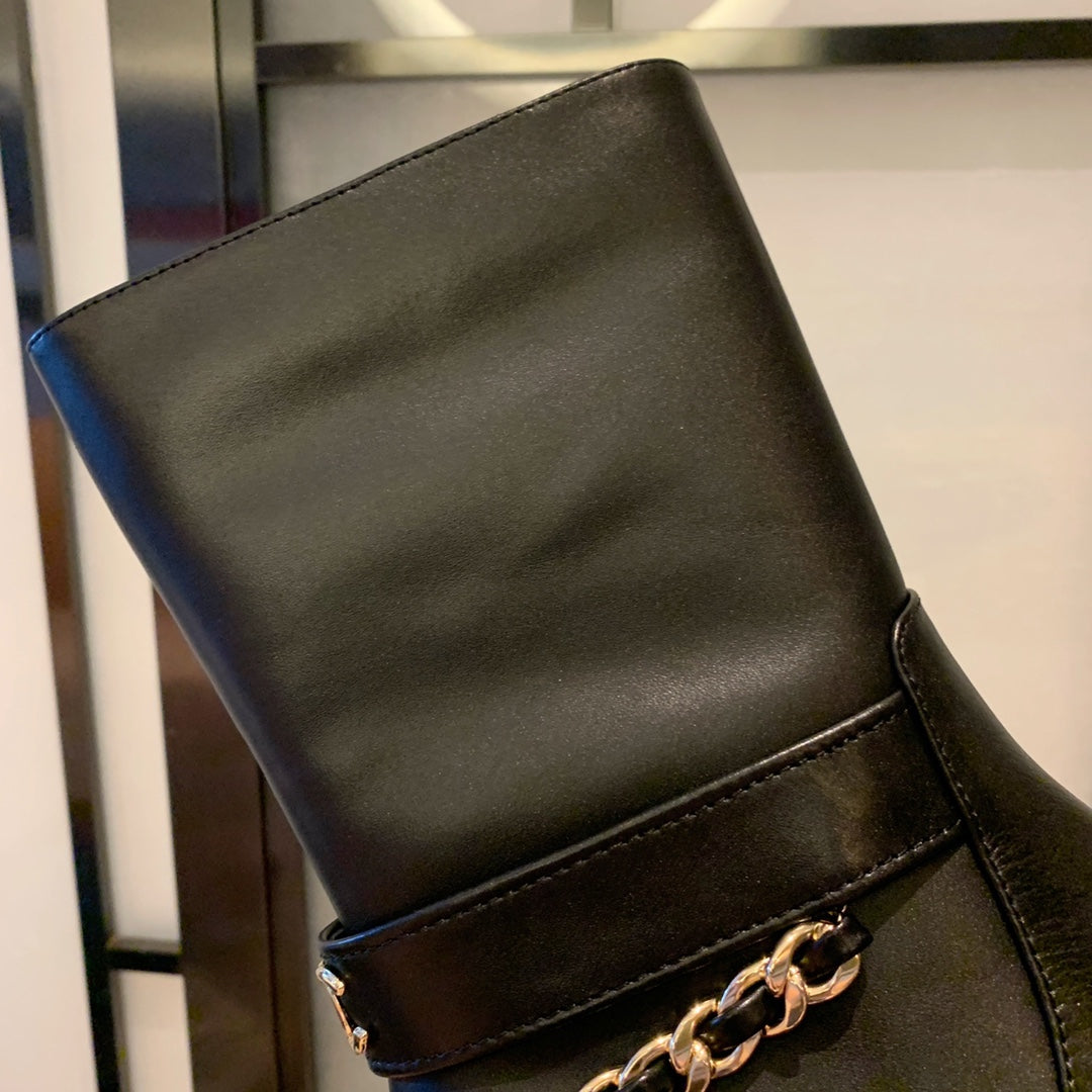 CC Short Boots 35mm In Black With Chain Cowhide  940089