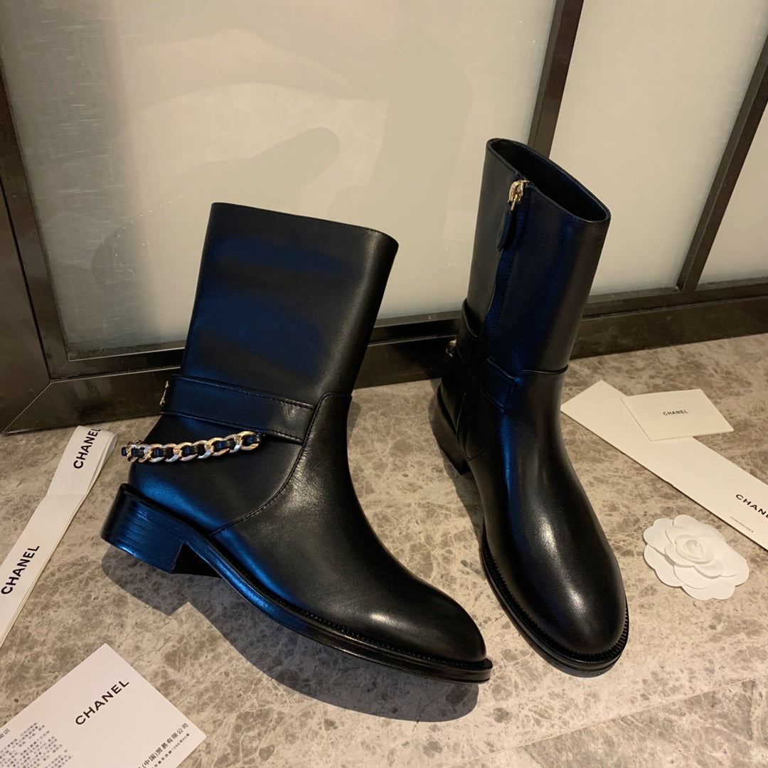 CC Short Boots 35mm In Black With Chain Cowhide  940089