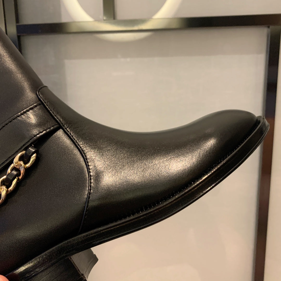 CC Short Boots 35mm In Black With Chain Cowhide  940089