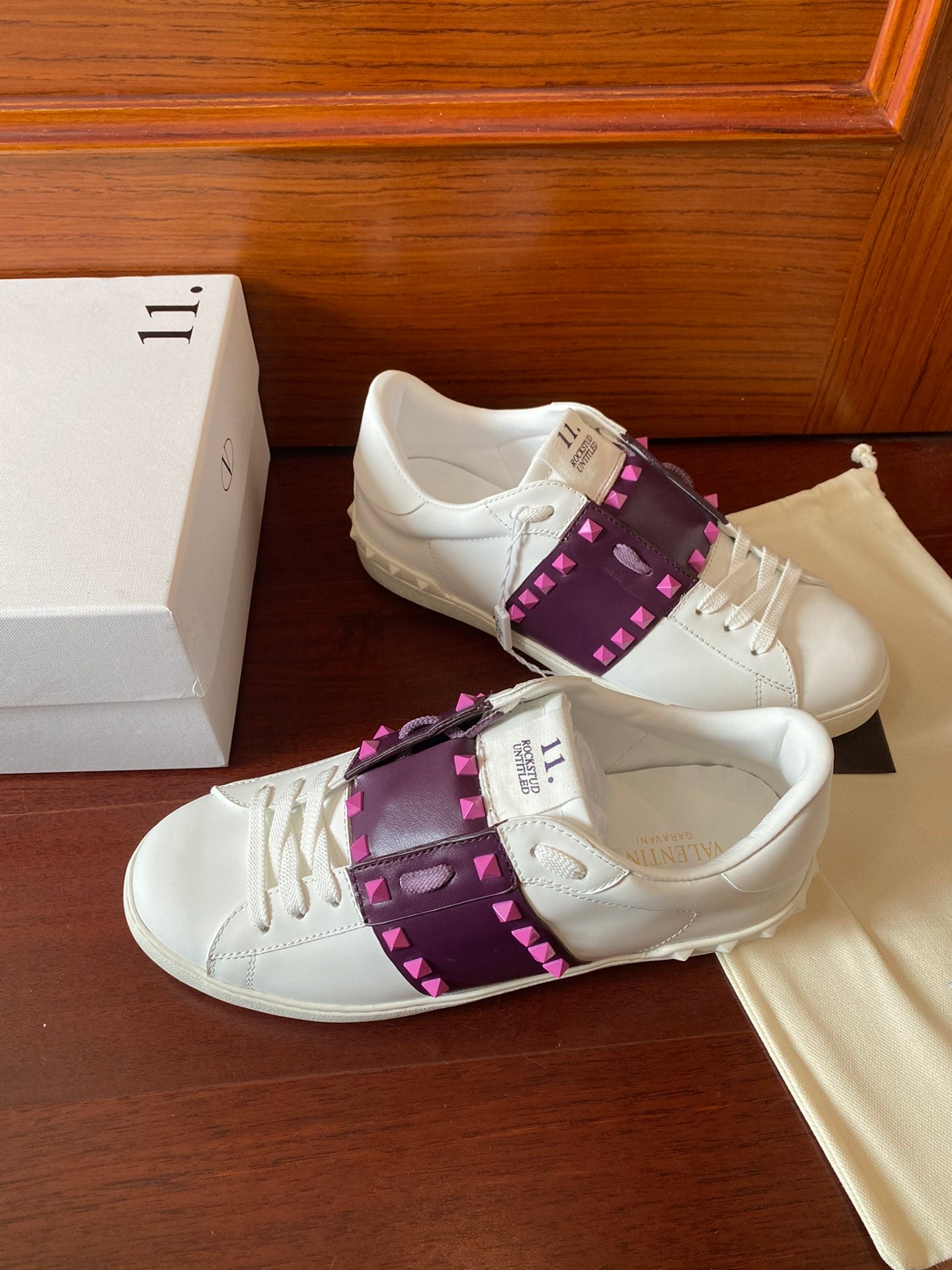VT Rockstud Sneaker White Purple Cowhide
