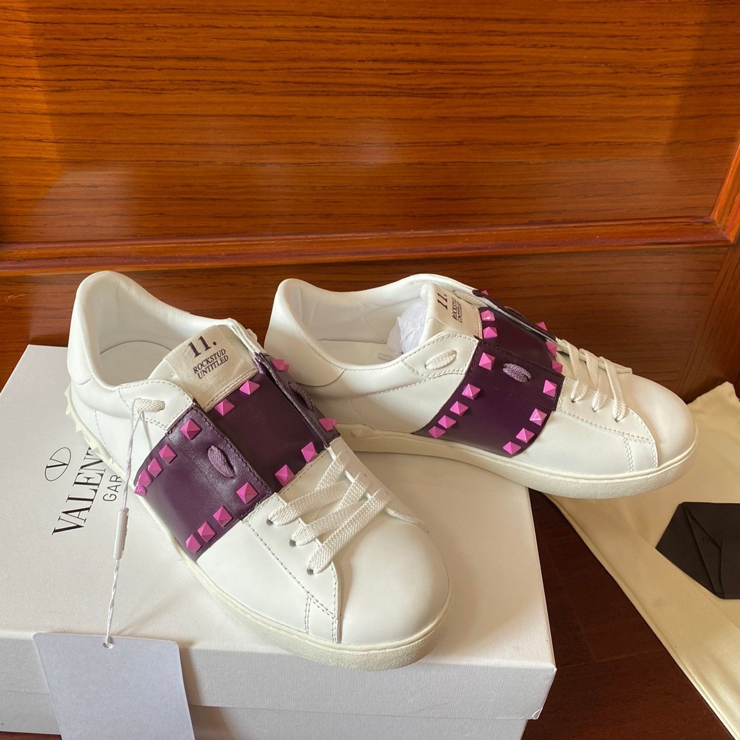VT Rockstud Sneaker White Purple Cowhide