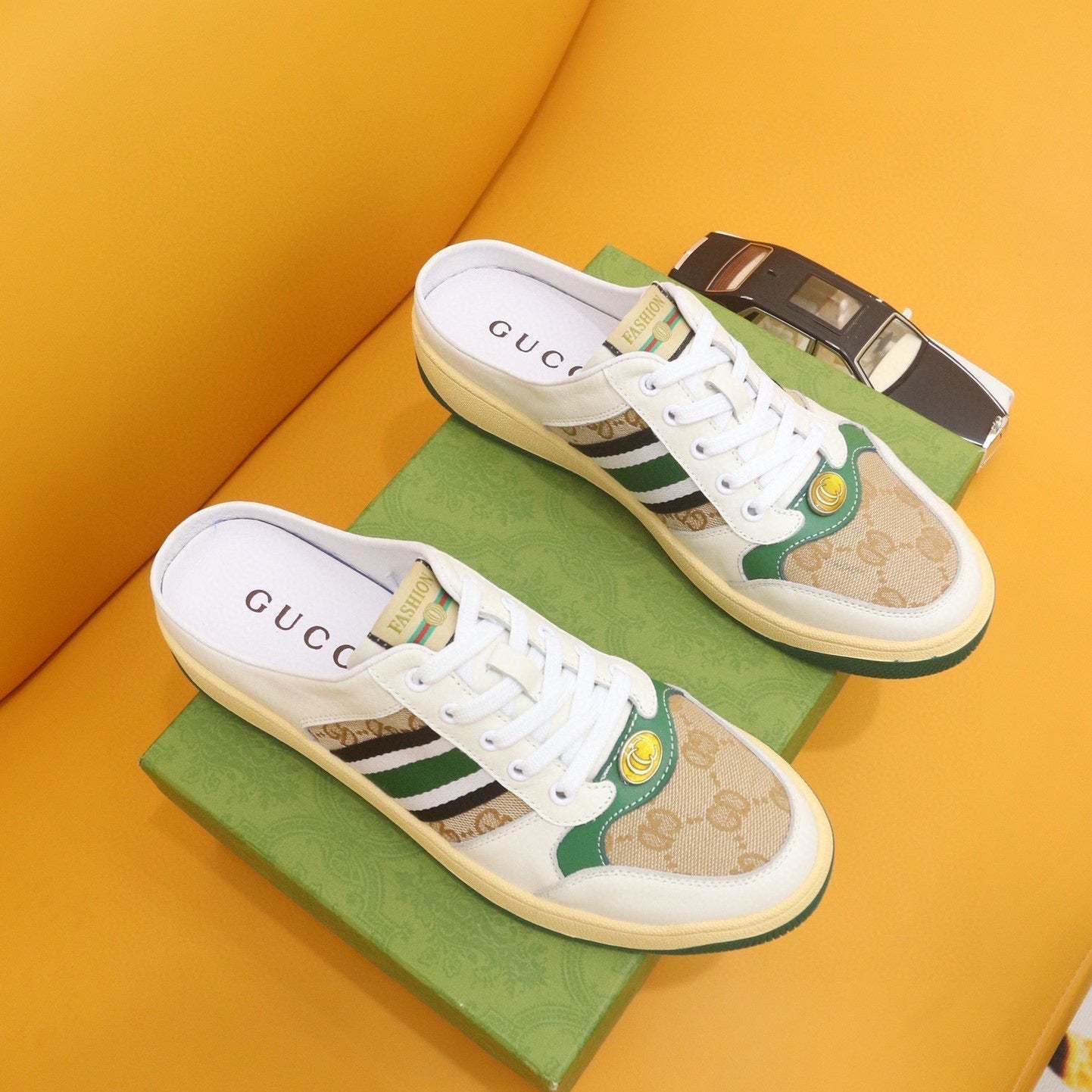 GG Men's Screener Mule White Brown Sheepskin 522951