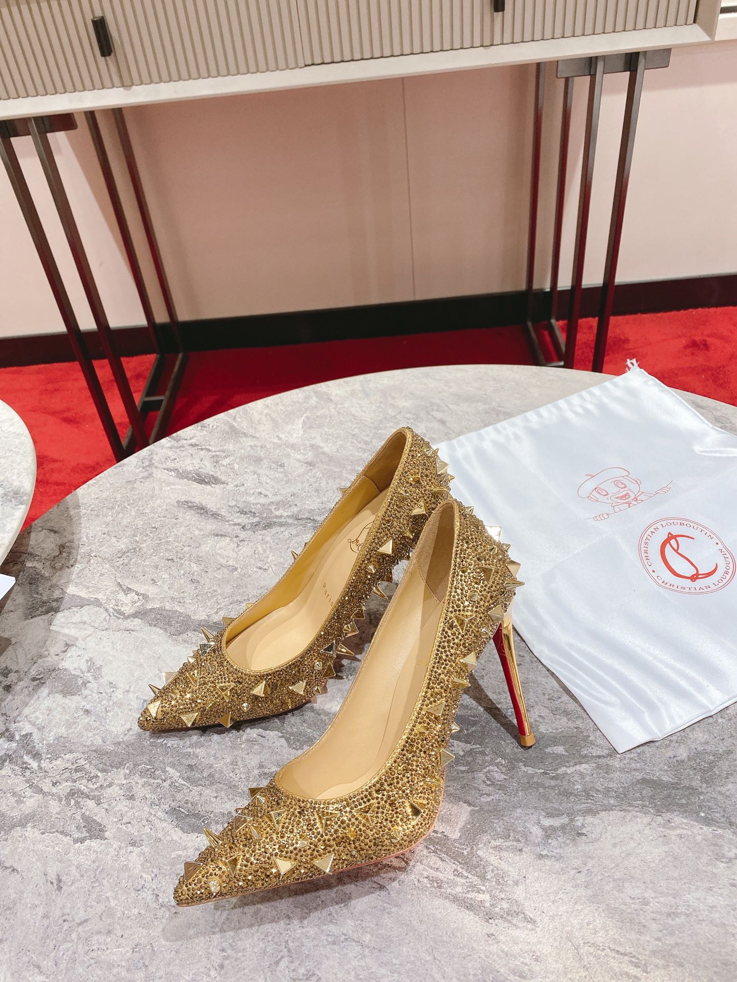 CL Pigalili Potpourri Strass Pumps Glitter Gold