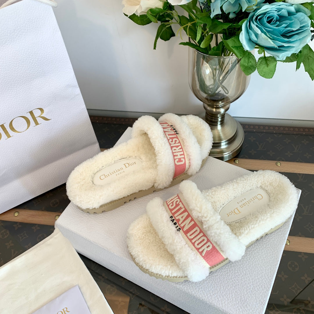 CD Dway Slide Pink White Wool Fleece Lining And Canvas Fabric