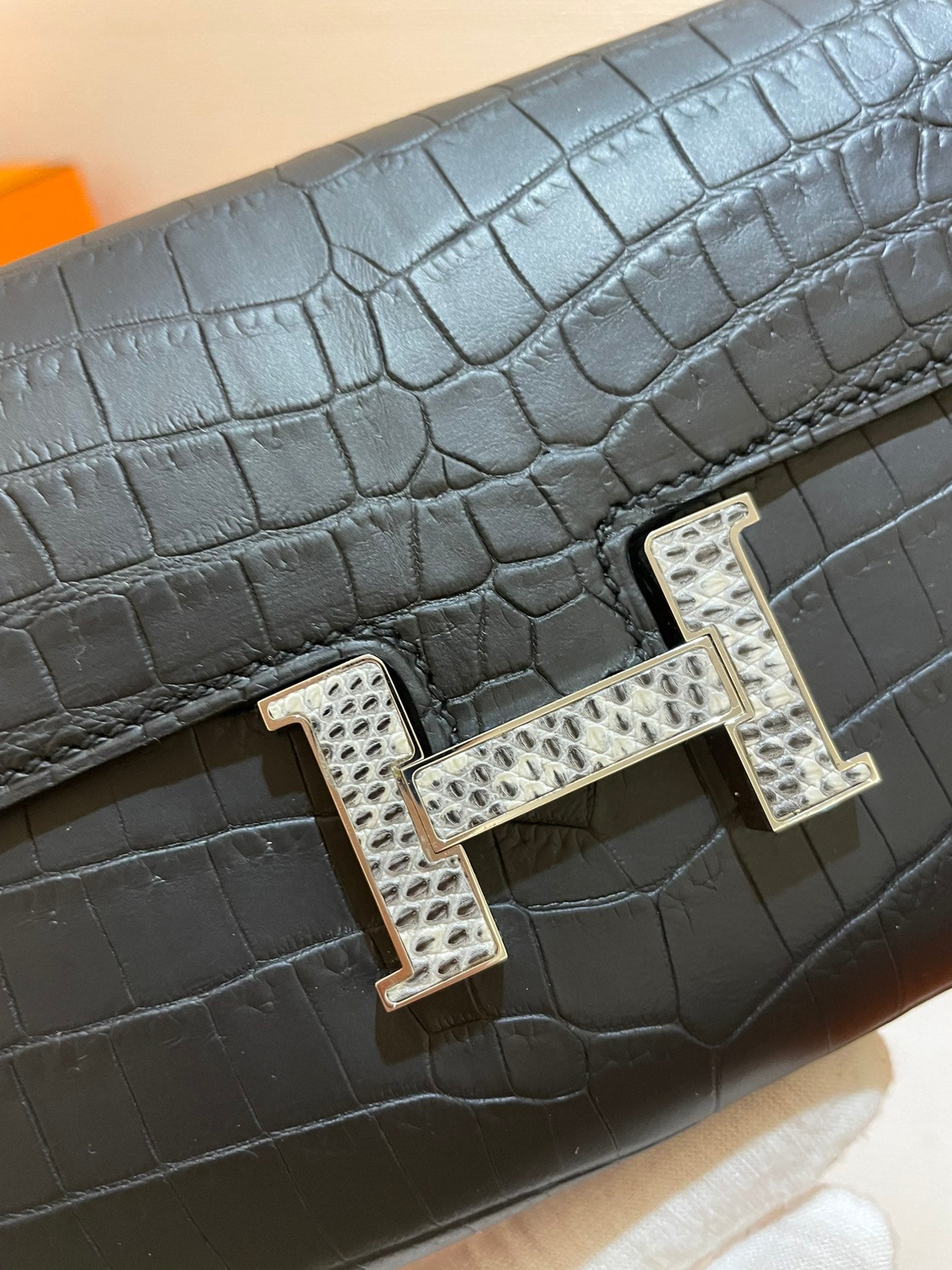 HM CLUTCH CONSTANCE 20.5 BLACK CROCODILE SKIN