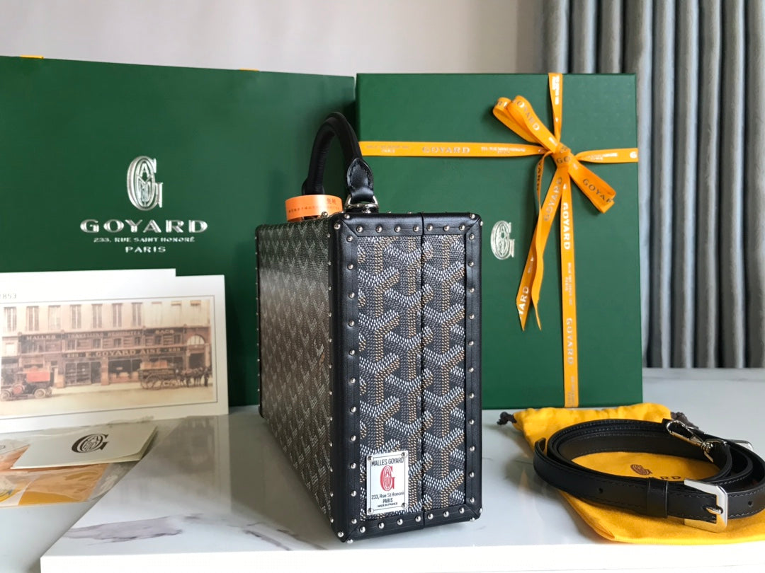 GRAND HÃ”TEL TRUNK BAG 24 IN BLACK GOYARDINE CANVAS AND CALFSKIN