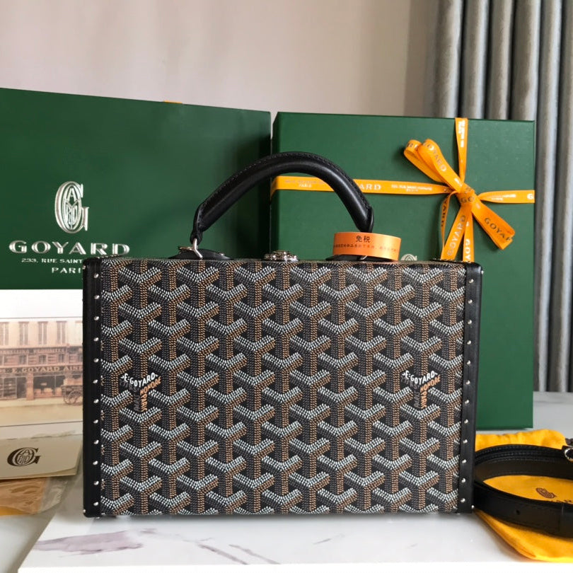 GRAND HÃ”TEL TRUNK BAG 24 IN BLACK GOYARDINE CANVAS AND CALFSKIN