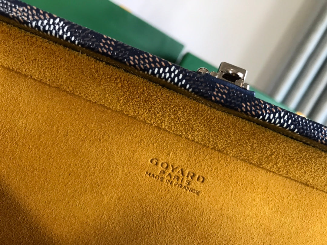 GRAND HÃ”TEL TRUNK BAG 24 IN NAVY BLUE GOYARDINE CANVAS AND CALFSKIN