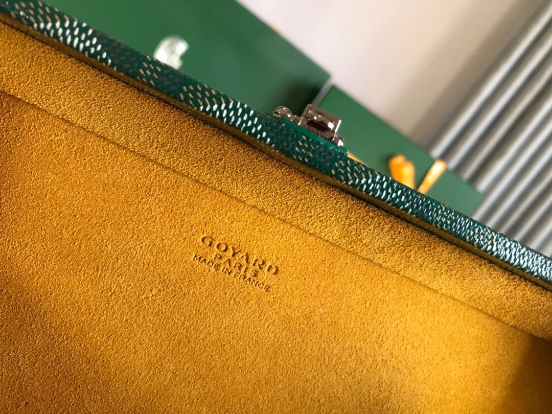 GRAND HÃ”TEL TRUNK BAG 24 IN GREEN GOYARDINE CANVAS AND CALFSKIN