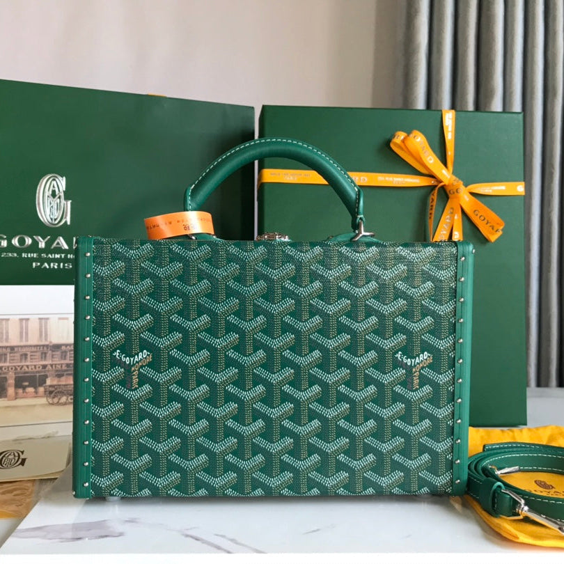 GRAND HÃ”TEL TRUNK BAG 24 IN GREEN GOYARDINE CANVAS AND CALFSKIN