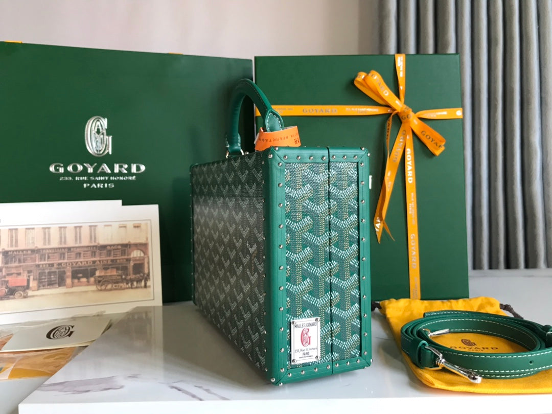 GRAND HÃ”TEL TRUNK BAG 24 IN GREEN GOYARDINE CANVAS AND CALFSKIN