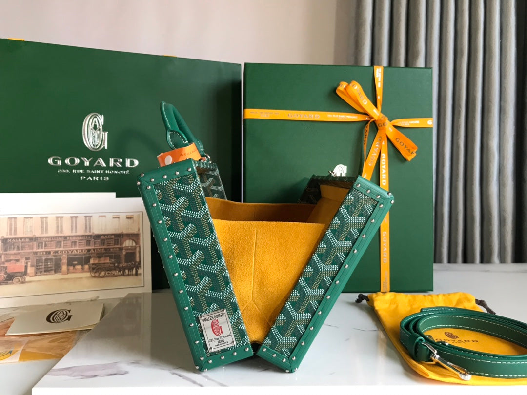 GRAND HÃ”TEL TRUNK BAG 24 IN GREEN GOYARDINE CANVAS AND CALFSKIN