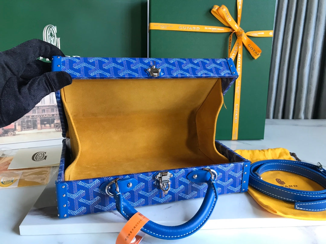 GRAND HÃ”TEL TRUNK BAG 24 IN BLUE GOYARDINE CANVAS AND CALFSKIN