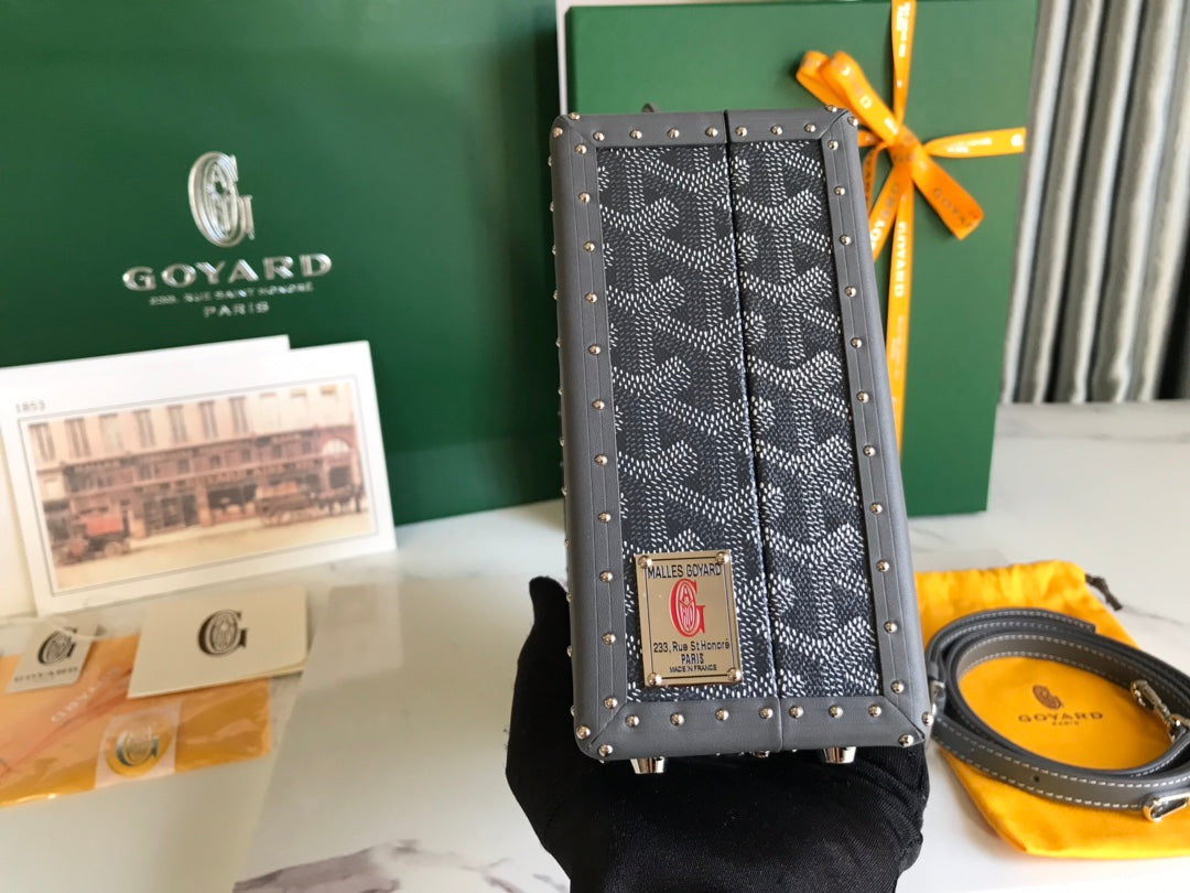GRAND HÃ”TEL TRUNK BAG 24 IN GREY BLACK GOYARDINE CANVAS AND CALFSKIN