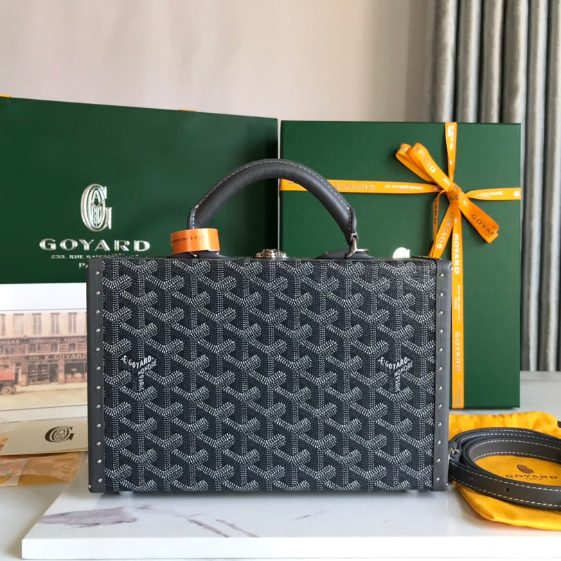GRAND HÃ”TEL TRUNK BAG 24 IN GREY BLACK GOYARDINE CANVAS AND CALFSKIN